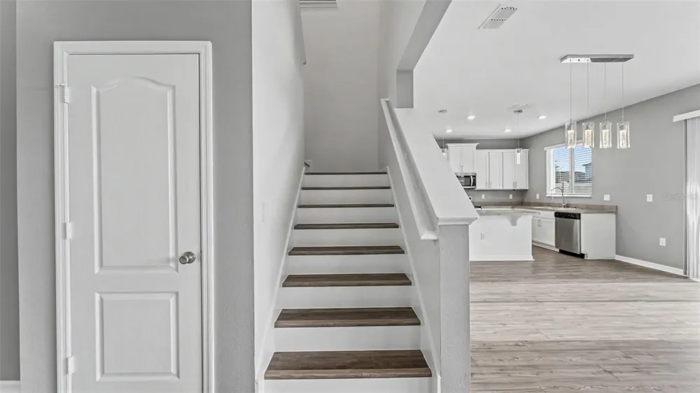 200 SUMMERLIN LOOP Haines City, FL 33844