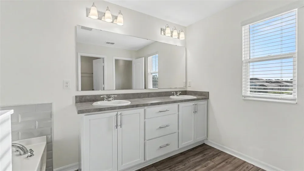 200 SUMMERLIN LOOP Haines City, FL 33844