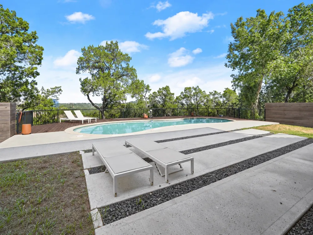 1703 Yaupon Valley Road West Lake Hills, TX 78746