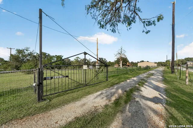 13450 WHEELER RD Atascosa, TX 78002