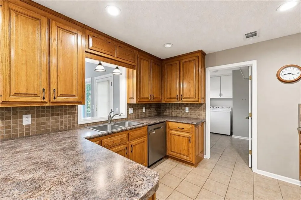 3628 Maple Forge Lane Gainesville, GA 30504