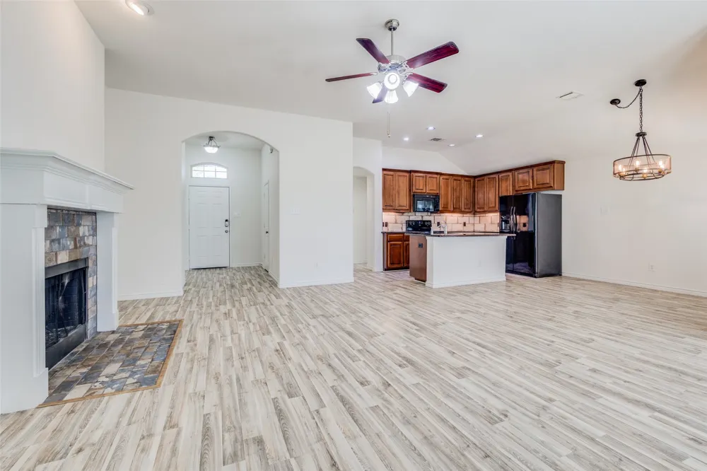 905 Meadowedge Lane Denton, TX 76207