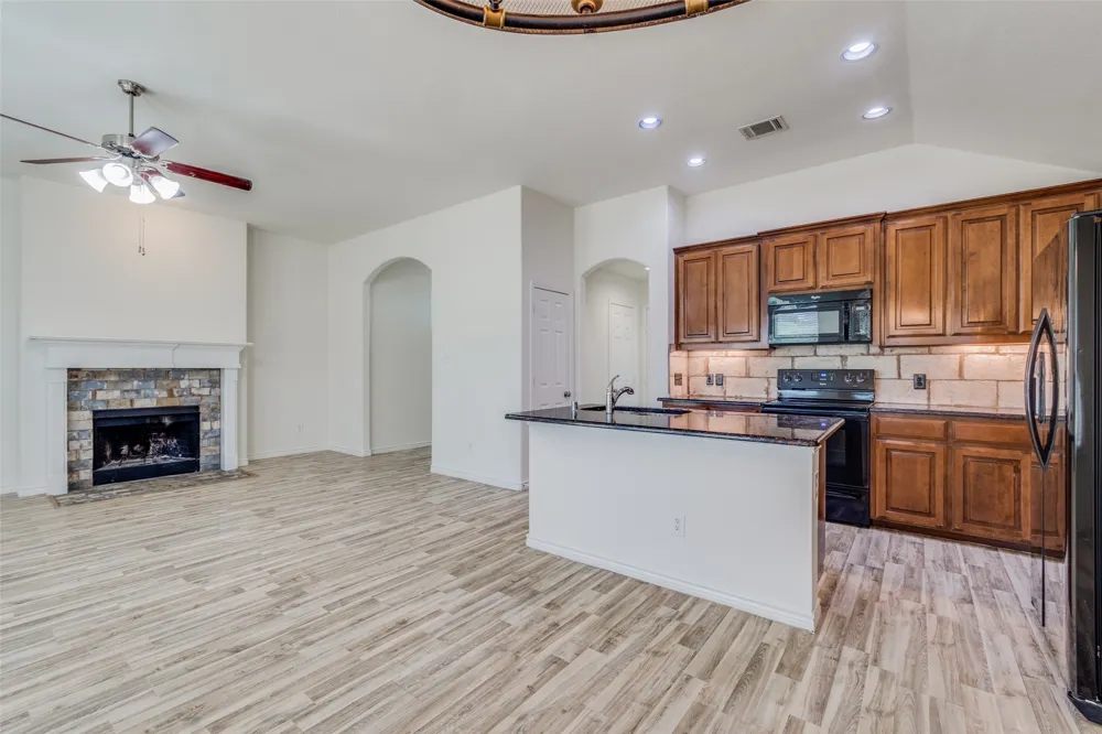 905 Meadowedge Lane Denton, TX 76207