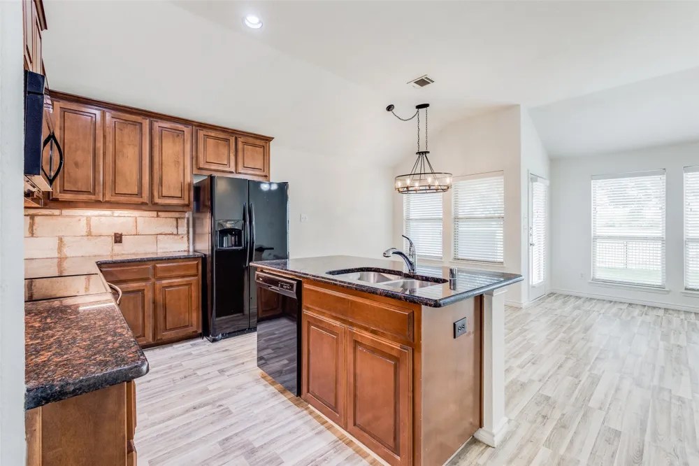 905 Meadowedge Lane Denton, TX 76207