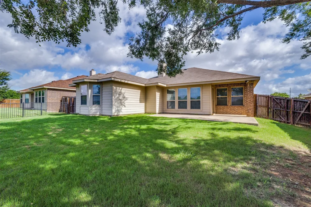 905 Meadowedge Lane Denton, TX 76207