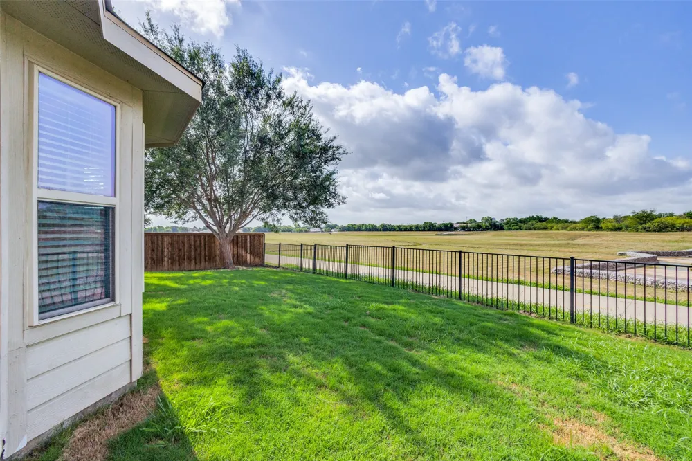 905 Meadowedge Lane Denton, TX 76207