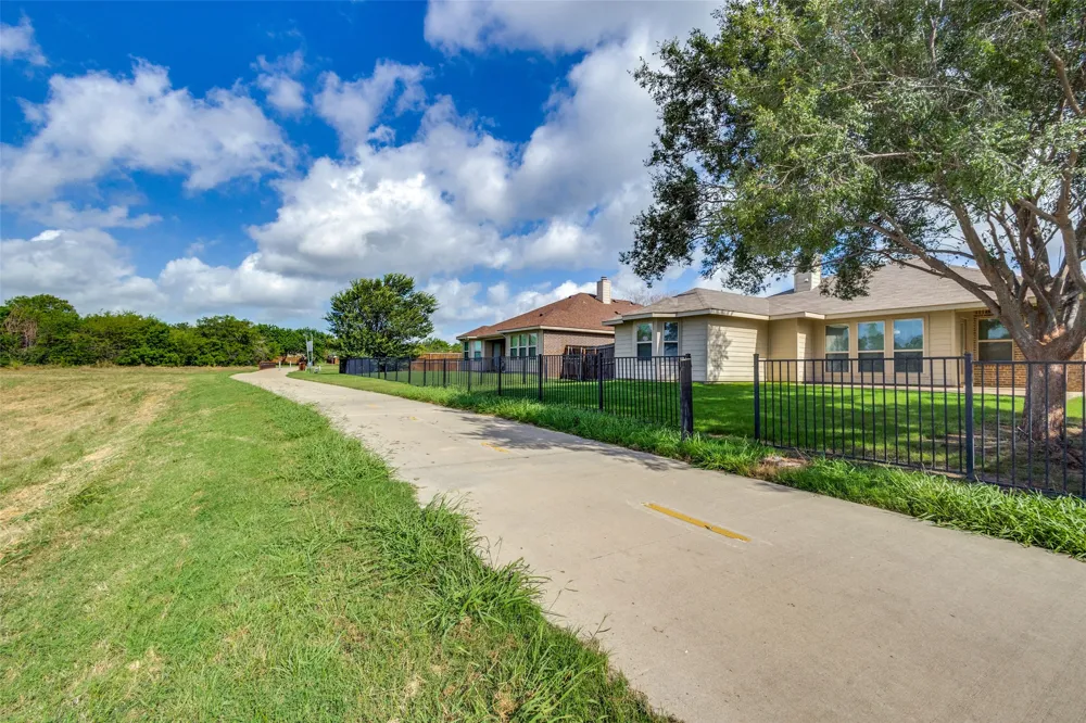 905 Meadowedge Lane Denton, TX 76207