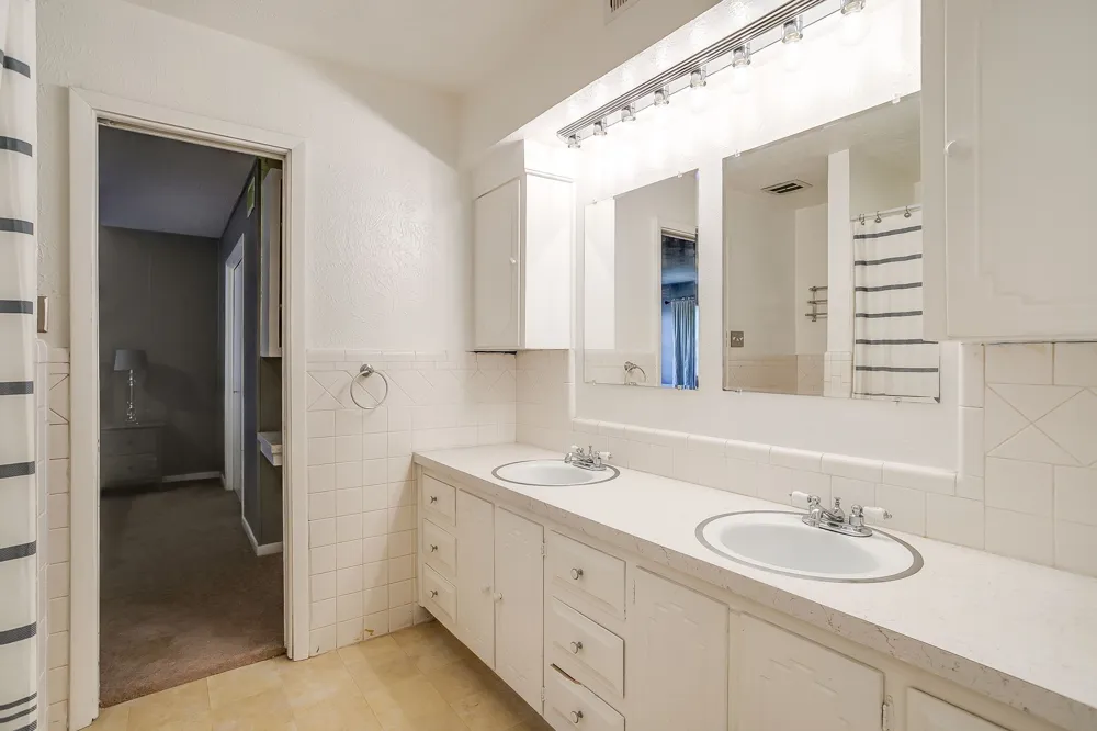 5315 Meadowbrook Drive Fort Worth, TX 76112