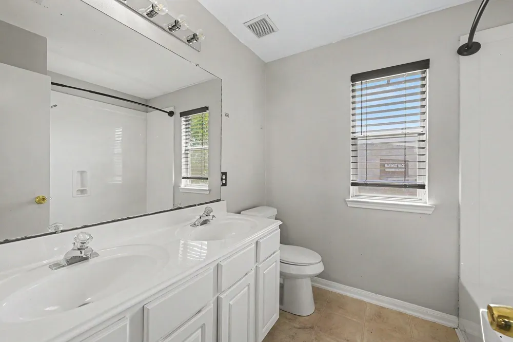 8422 W Sienna Cove Lane Houston, TX 77083