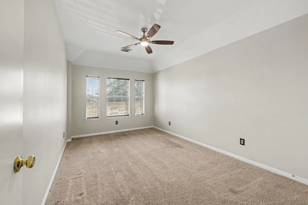 8422 W Sienna Cove Lane Houston, TX 77083