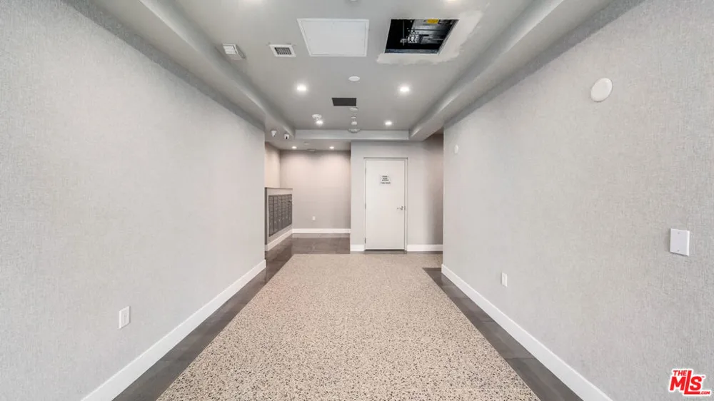 927 Fedora Street #301 Los Angeles, CA 90006