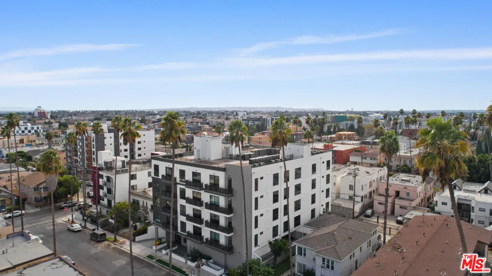 927 Fedora Street #301 Los Angeles, CA 90006