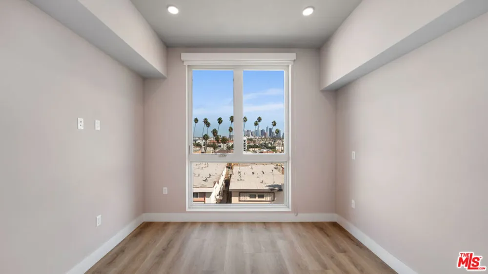 927 Fedora Street #301 Los Angeles, CA 90006
