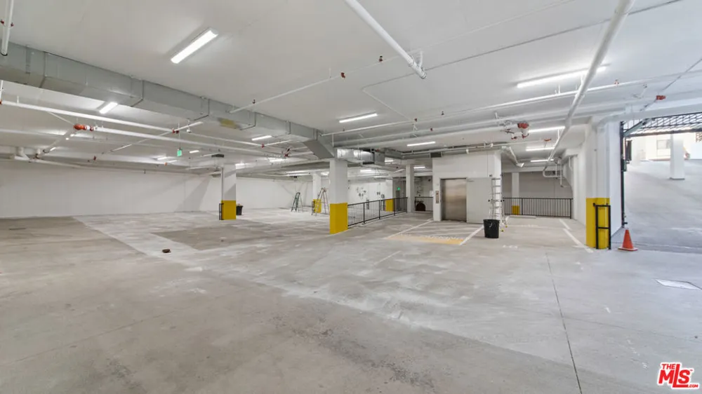 927 Fedora Street #301 Los Angeles, CA 90006