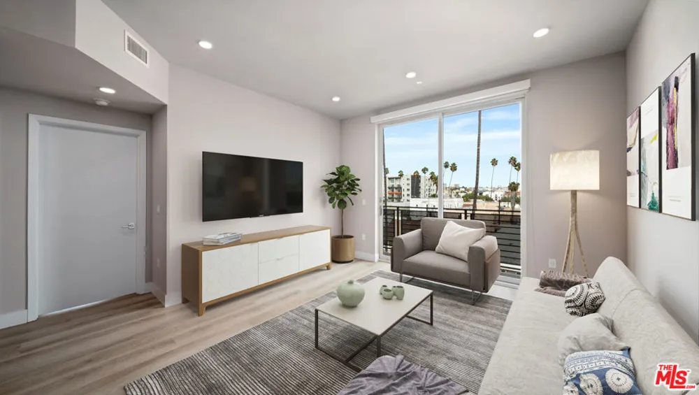 927 Fedora Street #301 Los Angeles, CA 90006