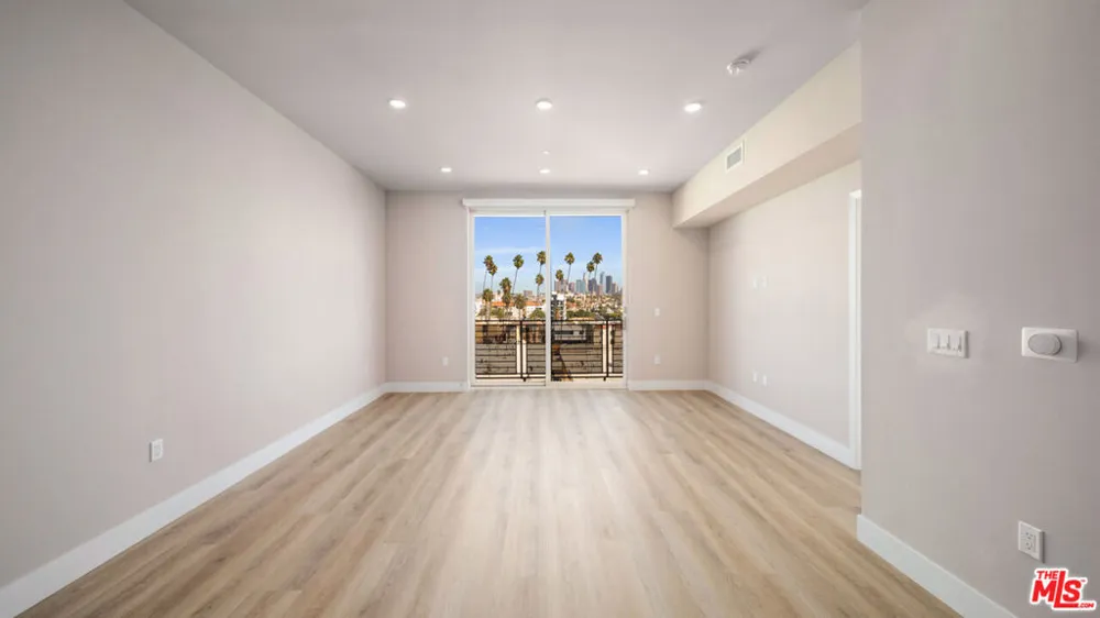 927 Fedora Street #301 Los Angeles, CA 90006