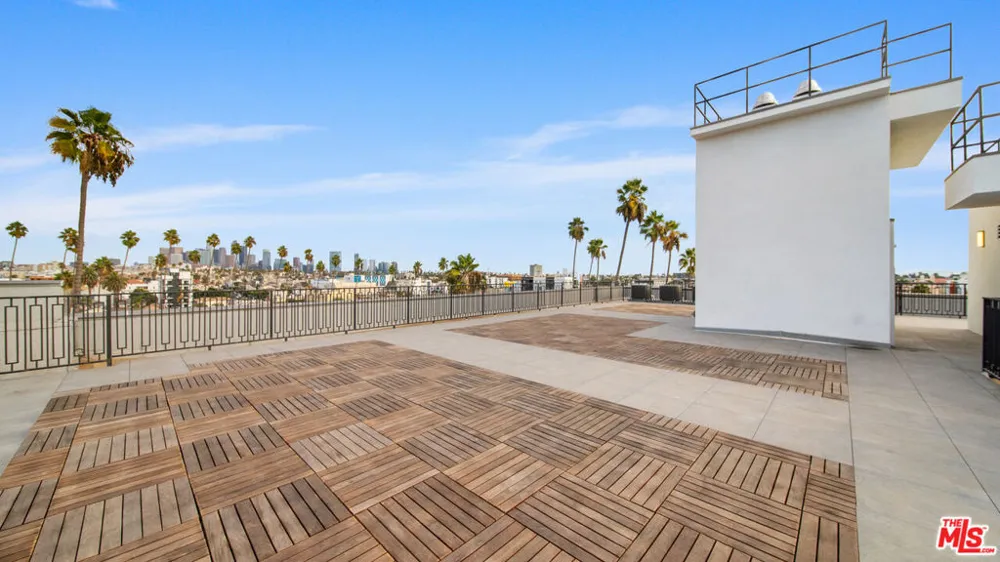 927 Fedora Street #301 Los Angeles, CA 90006