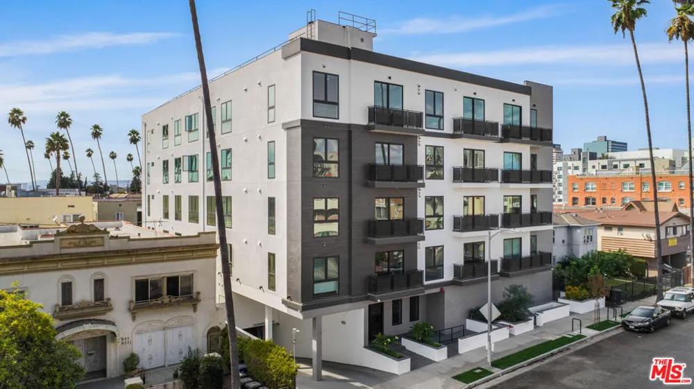 927 Fedora Street #301 Los Angeles, CA 90006