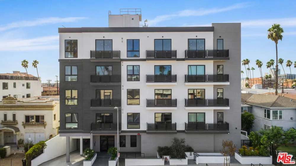 927 Fedora Street #301 Los Angeles, CA 90006