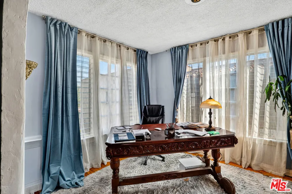 420 Orange Drive Los Angeles, CA 90036
