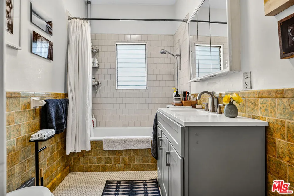 420 Orange Drive Los Angeles, CA 90036