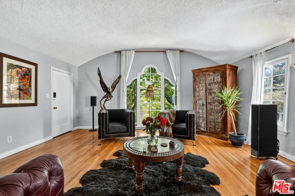420 Orange Drive Los Angeles, CA 90036