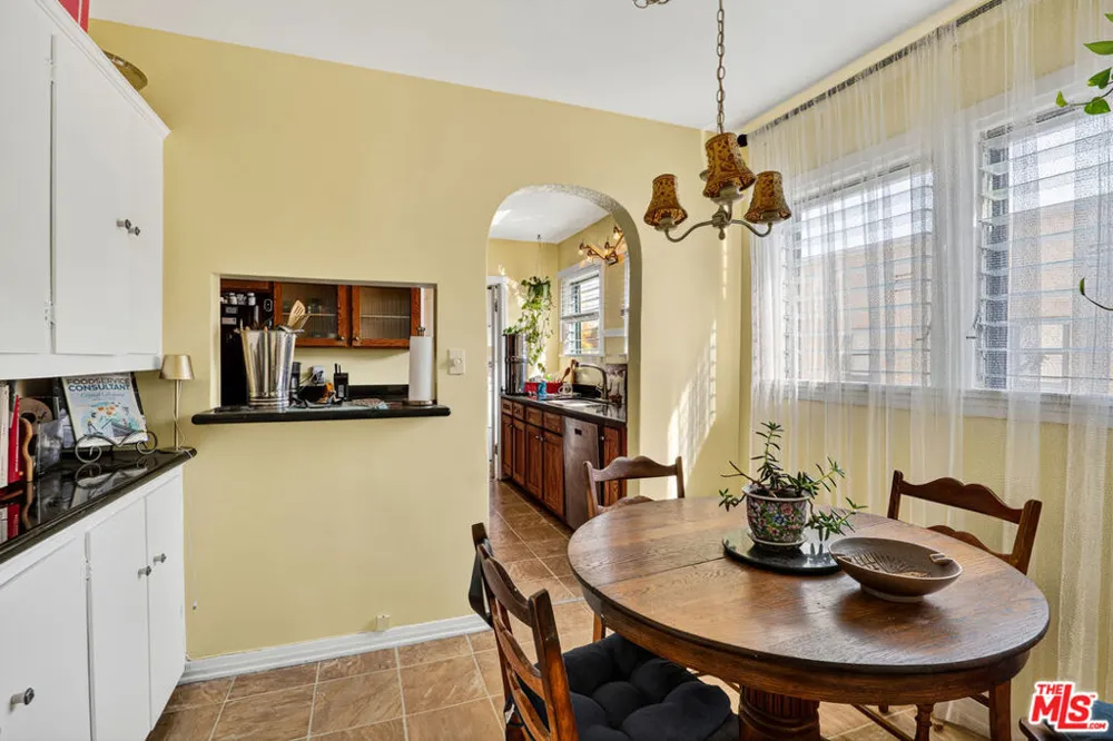 420 Orange Drive Los Angeles, CA 90036