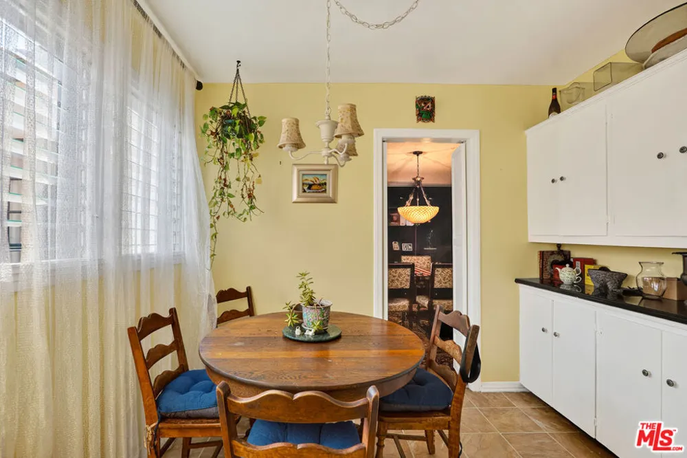 420 Orange Drive Los Angeles, CA 90036