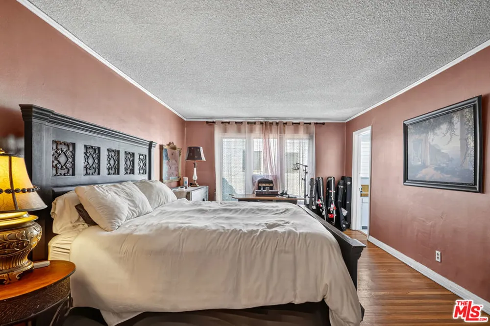 420 Orange Drive Los Angeles, CA 90036
