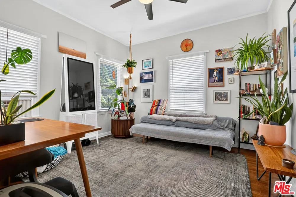420 Orange Drive Los Angeles, CA 90036