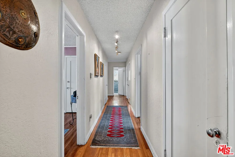 420 Orange Drive Los Angeles, CA 90036