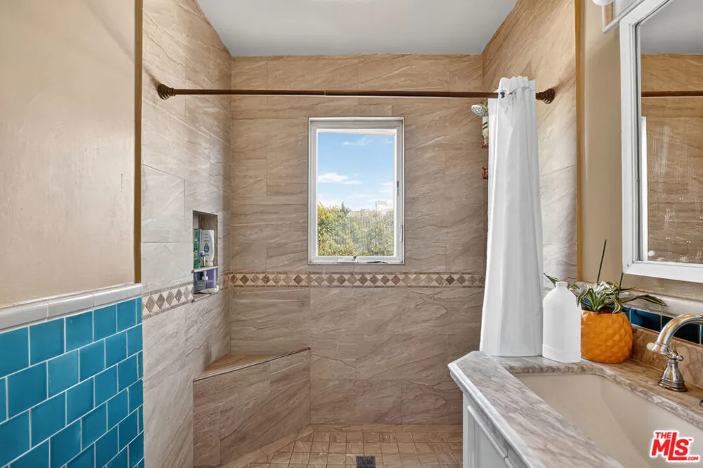 420 Orange Drive Los Angeles, CA 90036