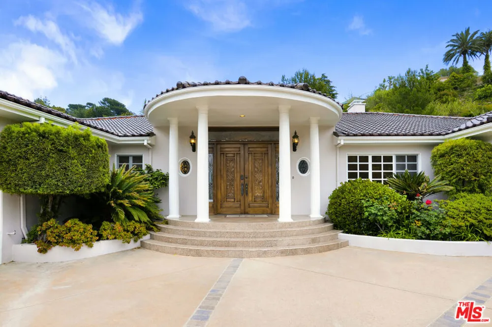 400 EVELYN PLACE Beverly Hills, CA 90210