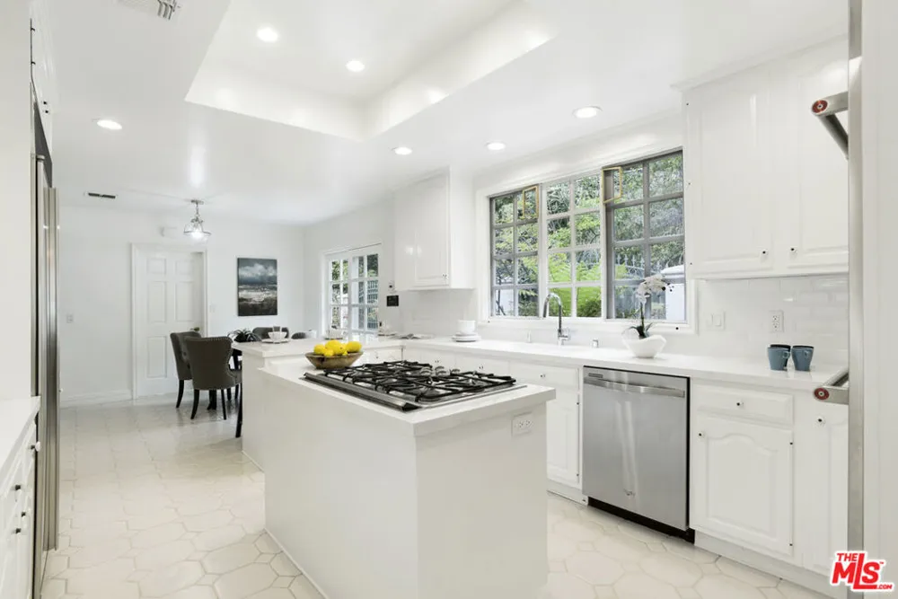 400 EVELYN PLACE Beverly Hills, CA 90210