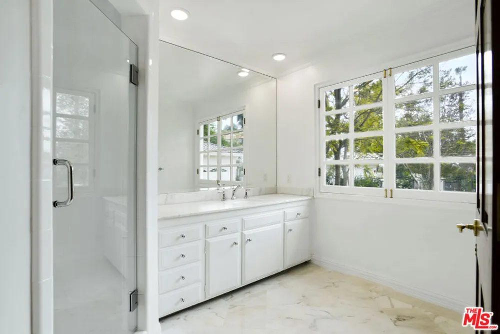 400 EVELYN PLACE Beverly Hills, CA 90210