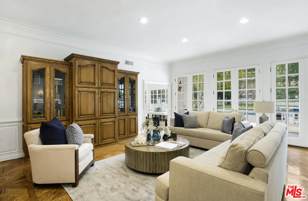400 EVELYN PLACE Beverly Hills, CA 90210