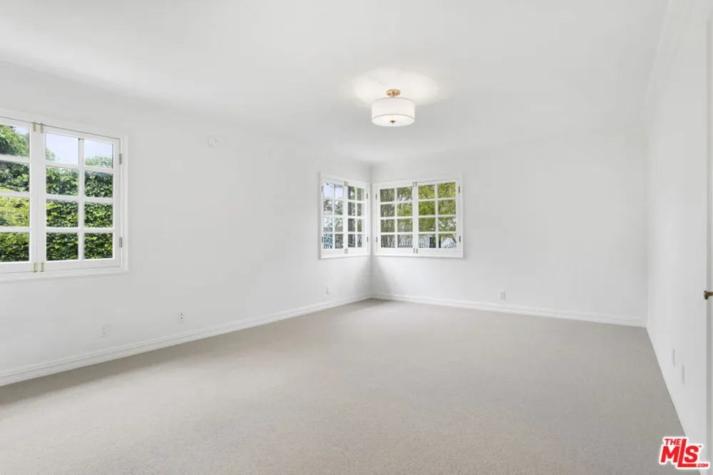 400 EVELYN PLACE Beverly Hills, CA 90210