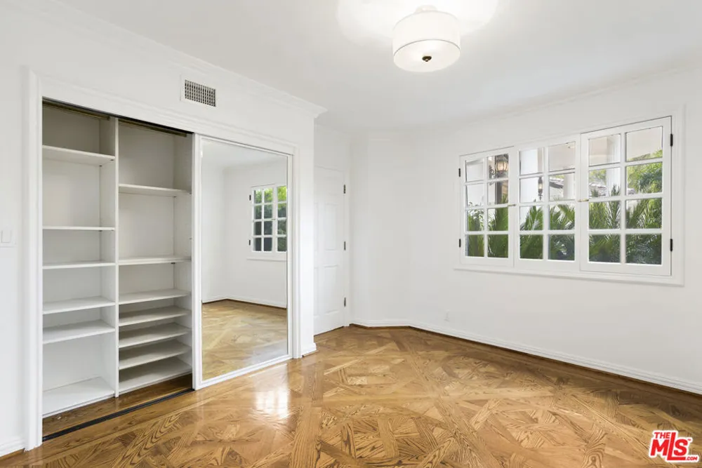 400 EVELYN PLACE Beverly Hills, CA 90210