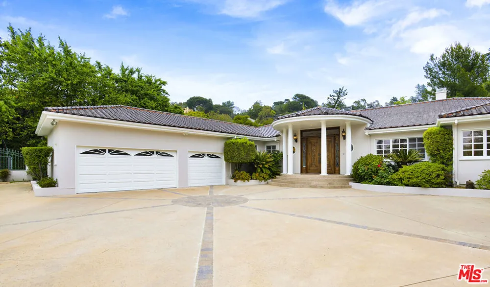 400 EVELYN PLACE Beverly Hills, CA 90210