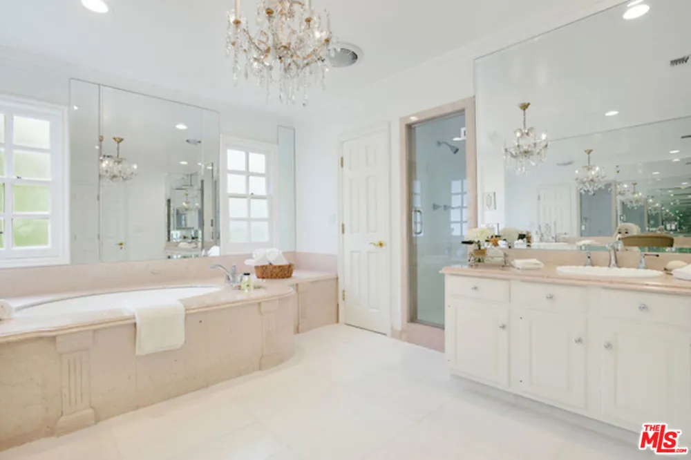 400 EVELYN PLACE Beverly Hills, CA 90210