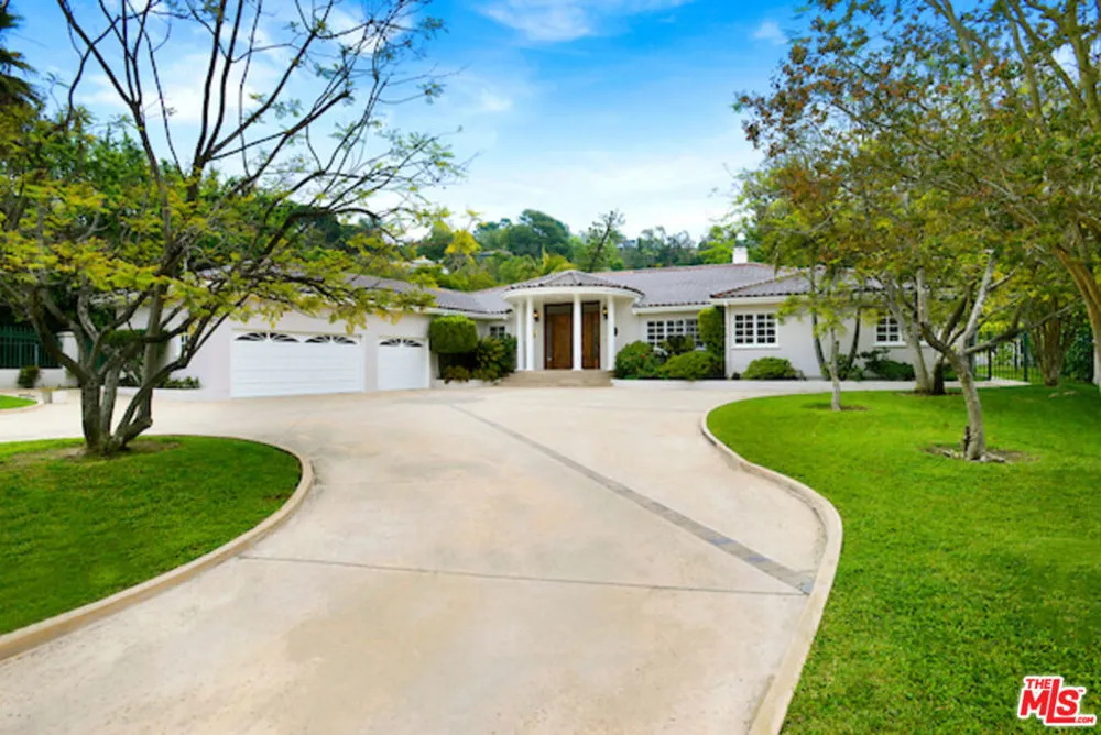 400 EVELYN PLACE Beverly Hills, CA 90210