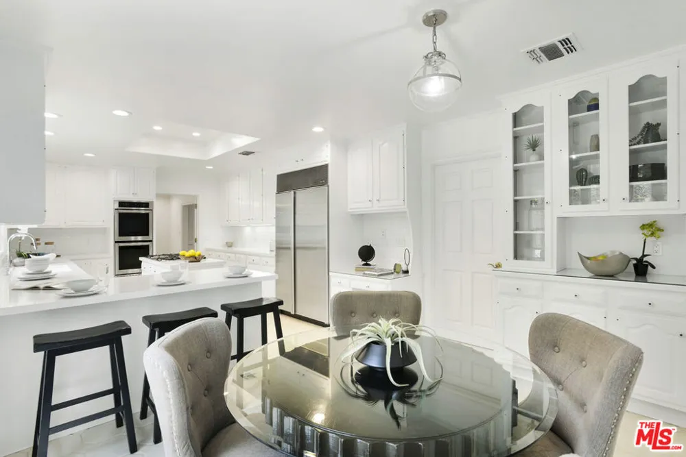 400 EVELYN PLACE Beverly Hills, CA 90210