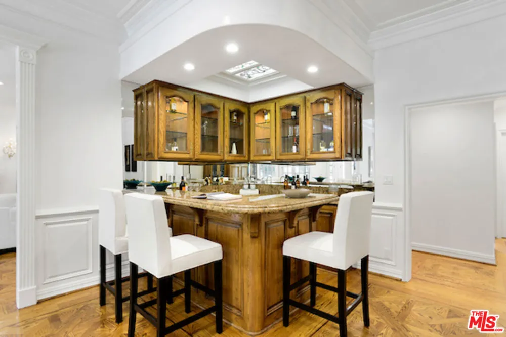 400 EVELYN PLACE Beverly Hills, CA 90210