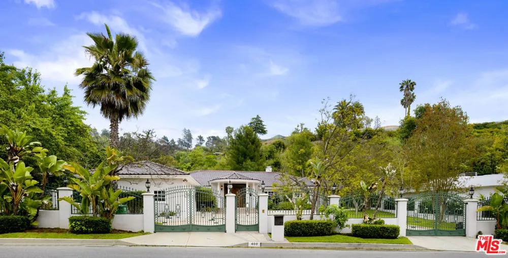 400 EVELYN PLACE Beverly Hills, CA 90210
