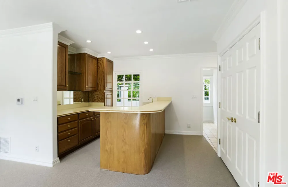 400 EVELYN PLACE Beverly Hills, CA 90210