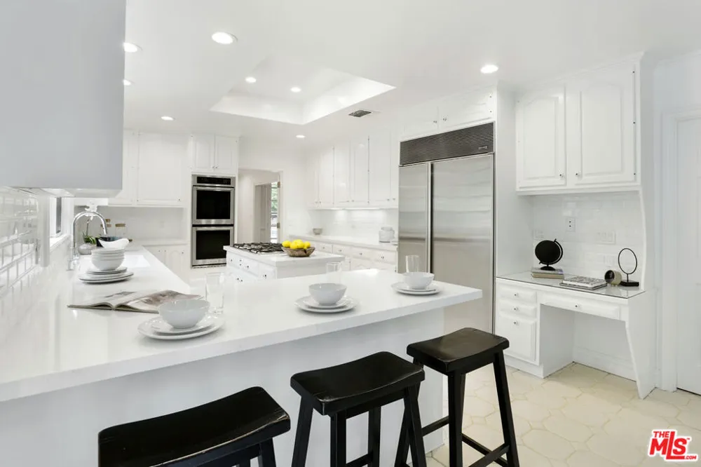 400 EVELYN PLACE Beverly Hills, CA 90210