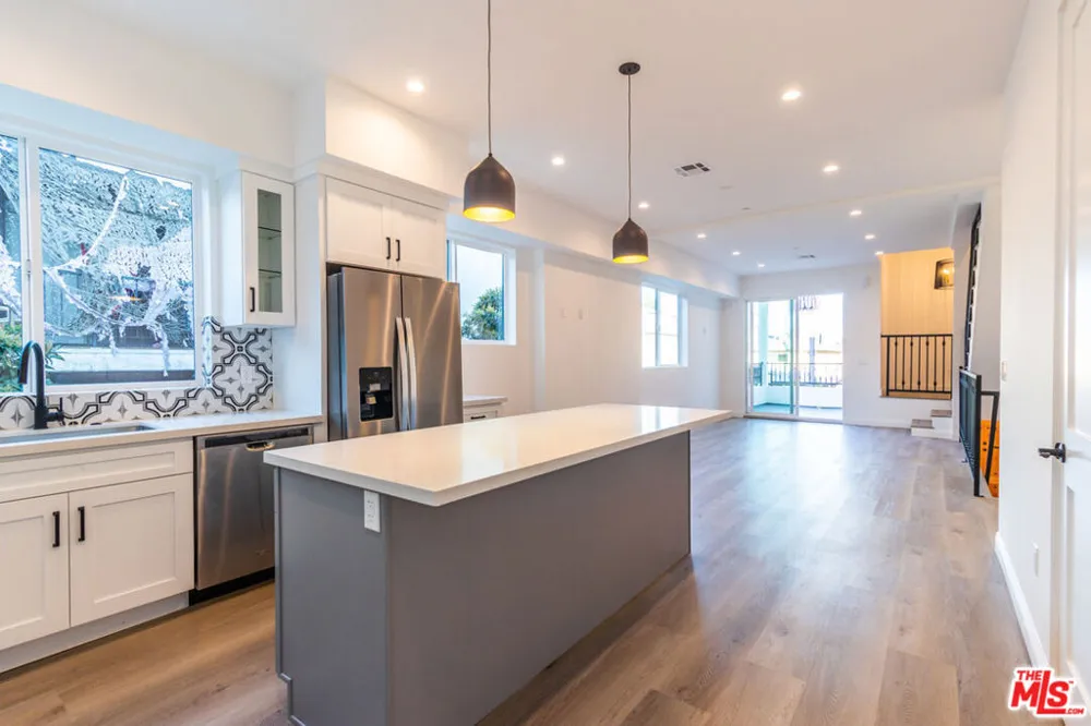 5323 Ben Avenue #1/2 Valley Village, CA 91607