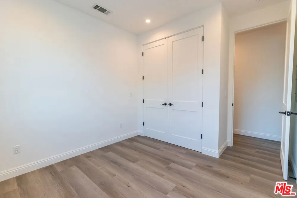 5323 Ben Avenue #1/2 Valley Village, CA 91607