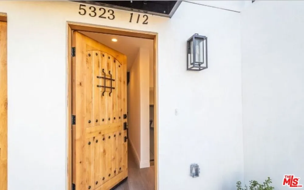 5323 Ben Avenue #1/2 Valley Village, CA 91607