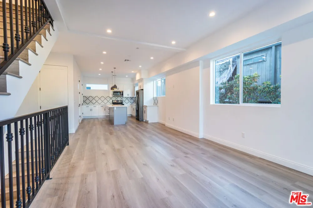5323 Ben Avenue #1/2 Valley Village, CA 91607